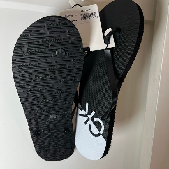 •NEW• Calvin Klein CK Men’s Flip Flops in Black & White - Picture 4 of 9